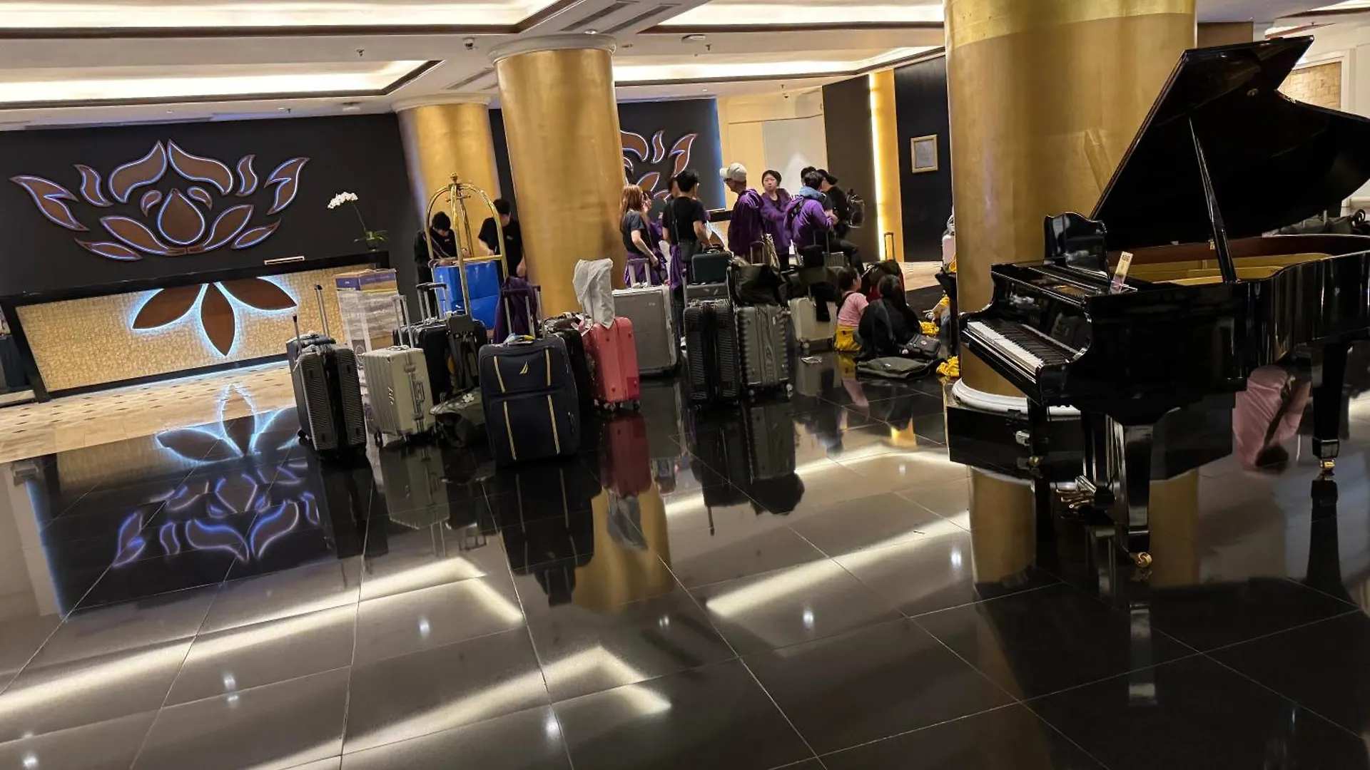 Large Family Groups In Air Residence Makati Gym Swim Park 300 Mbps Manila